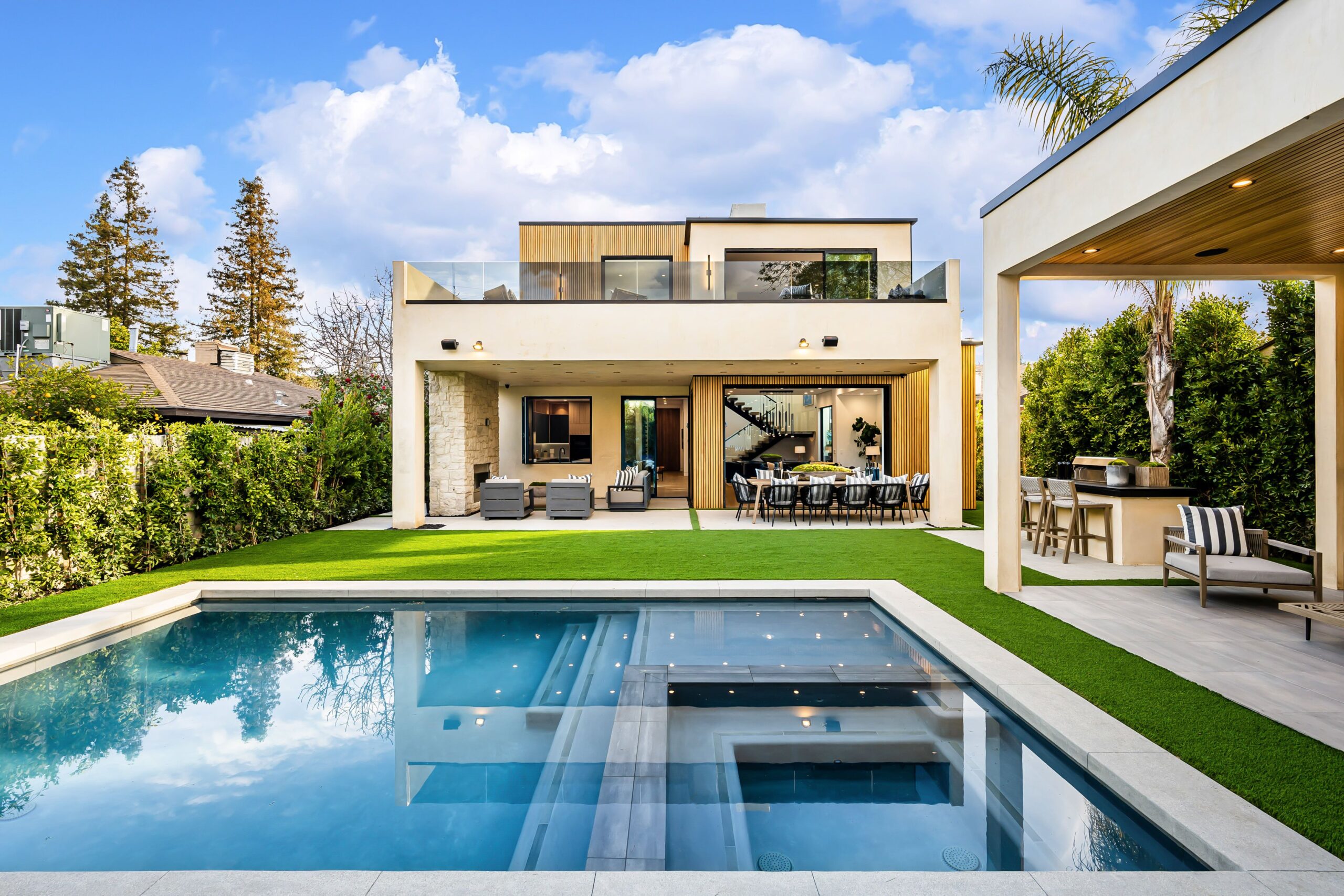 Elegant Jordanian mansion for rent with private pool and garden – ideal for events or luxury stays